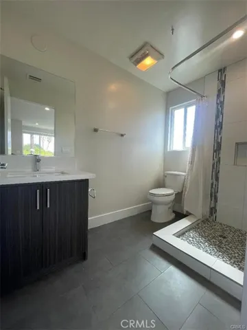 6445 Woodley Avenue 204, Lake Balboa, California 91406