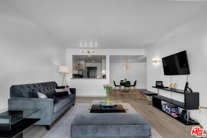 1155 N La Cienega Boulevard 1103, West Hollywood, California 90069