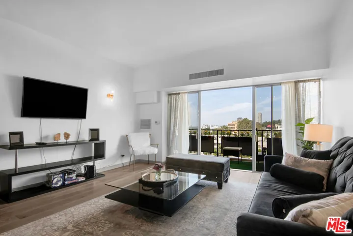 1155 N La Cienega Boulevard 1103, West Hollywood, California 90069