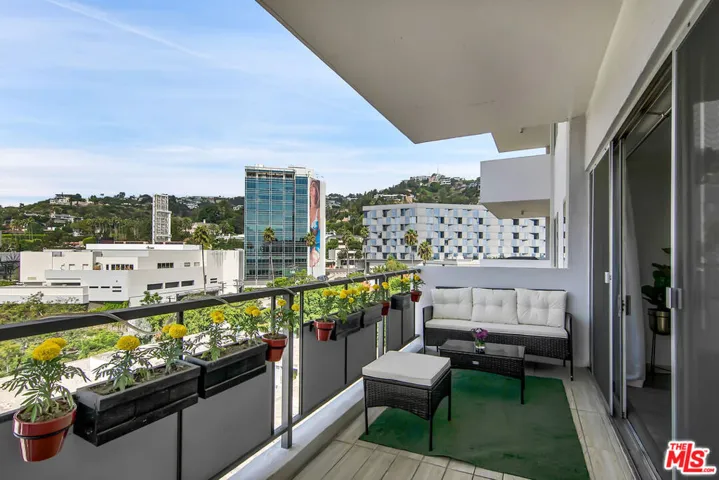 1155 N La Cienega Boulevard 1103, West Hollywood, California 90069