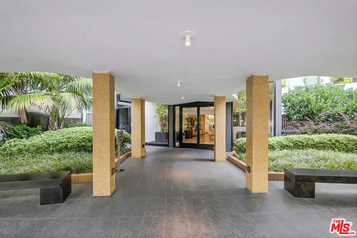 1155 N La Cienega Boulevard 1103, West Hollywood, California 90069
