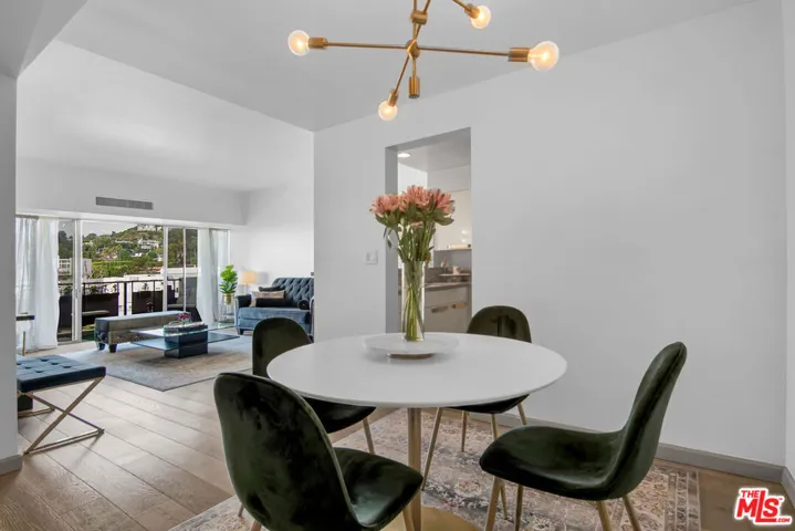 1155 N La Cienega Boulevard 1103, West Hollywood, California 90069