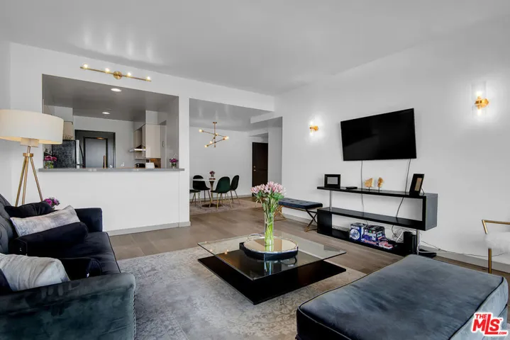 1155 N La Cienega Boulevard 1103, West Hollywood, California 90069