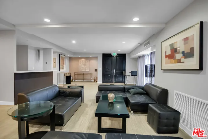1155 N La Cienega Boulevard 1103, West Hollywood, California 90069