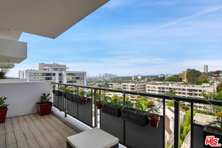 1155 N La Cienega Boulevard 1103, West Hollywood, California 90069