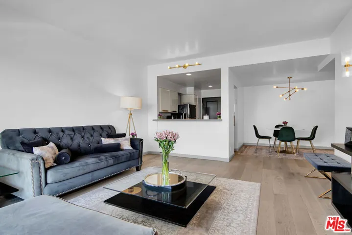 1155 N La Cienega Boulevard 1103, West Hollywood, California 90069