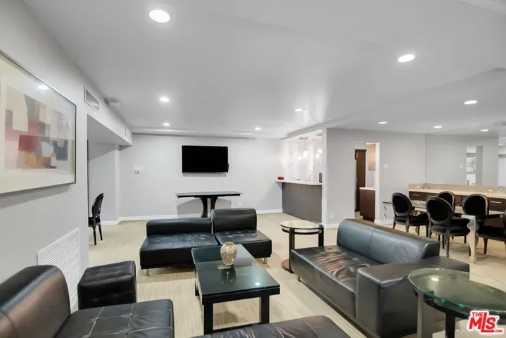1155 N La Cienega Boulevard 1103, West Hollywood, California 90069