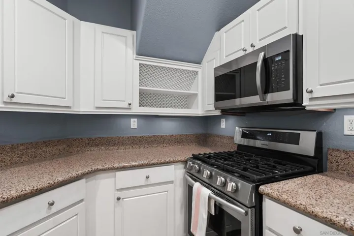 7715 El Cajon Blvd 10, La Mesa, California 91942