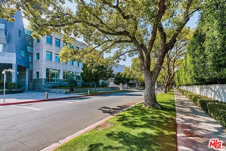 328 N Maple Drive 103, Beverly Hills, California 90210
