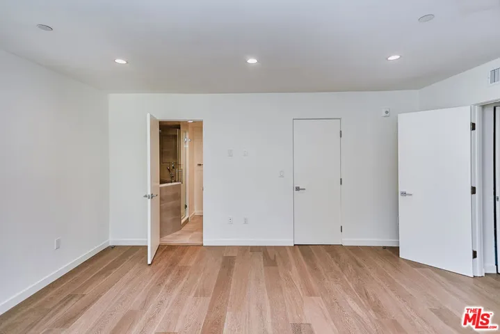 328 N Maple Drive 103, Beverly Hills, California 90210