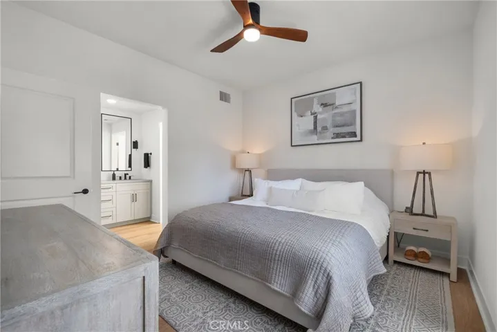 Primary En Suite (has walk in closet)