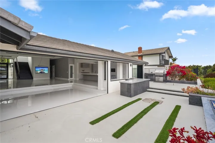 48 Drakes Bay Drive, Corona Del Mar, California 92625