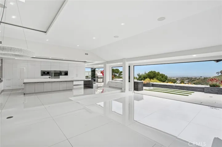 48 Drakes Bay Drive, Corona Del Mar, California 92625