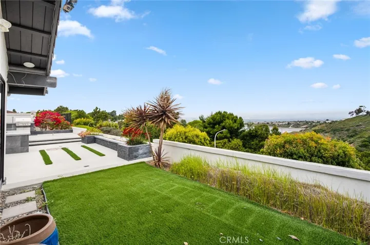 48 Drakes Bay Drive, Corona Del Mar, California 92625