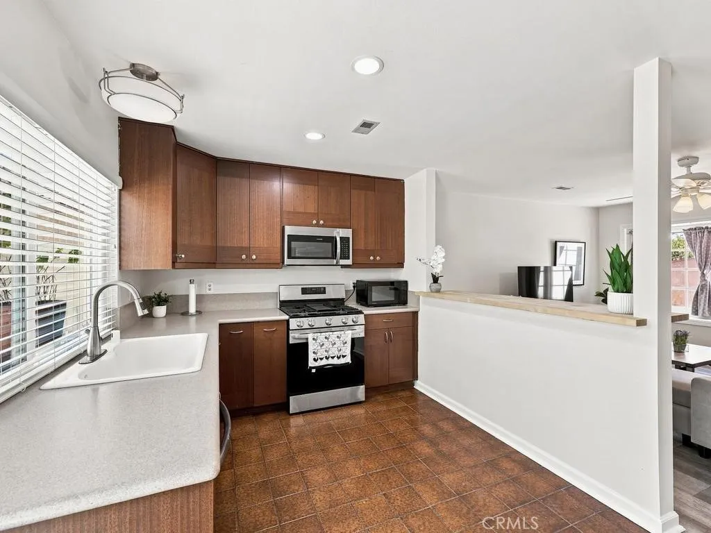 Nice size kitchen - open to the living area.