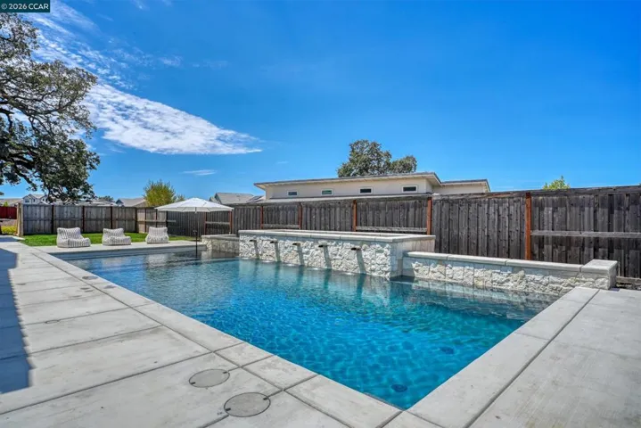 1023 Bridger Dr, Rescue, California 95672