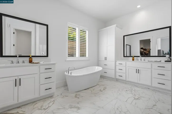 1023 Bridger Dr, Rescue, California 95672