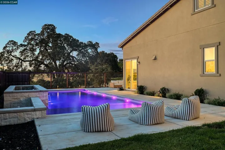 1023 Bridger Dr, Rescue, California 95672