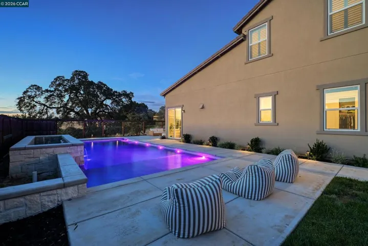 1023 Bridger Dr, Rescue, California 95672