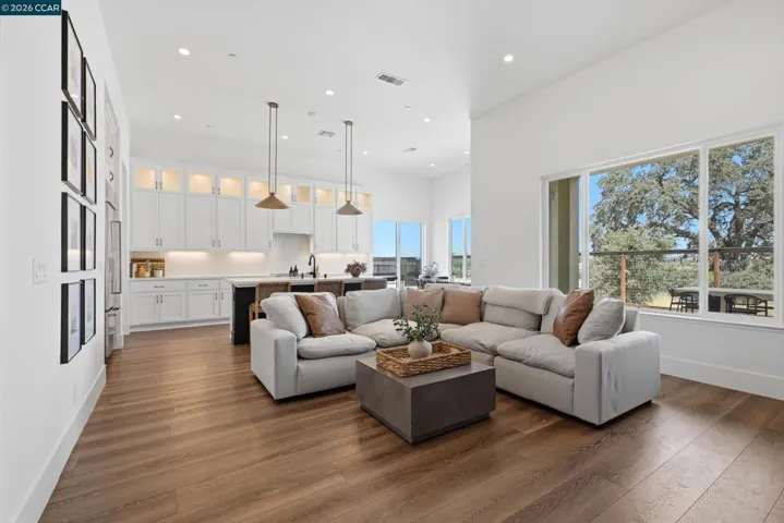 1023 Bridger Dr, Rescue, California 95672