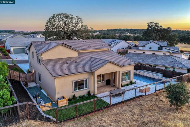 1023 Bridger Dr, Rescue, California 95672