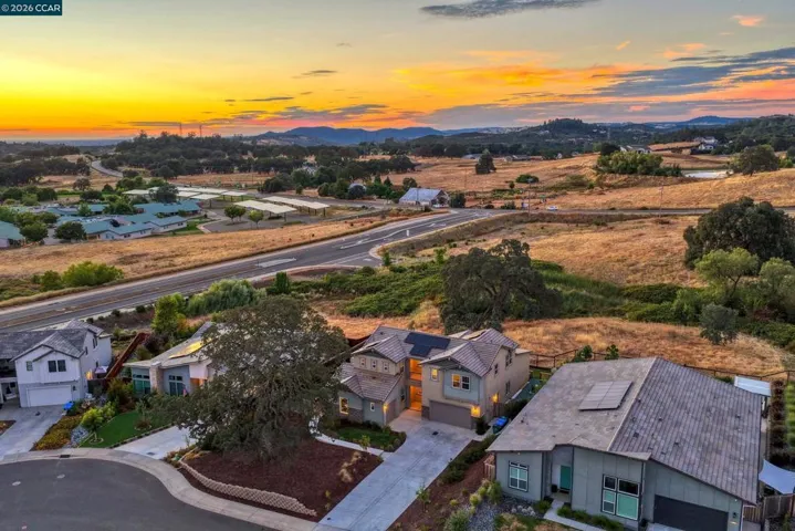 1023 Bridger Dr, Rescue, California 95672