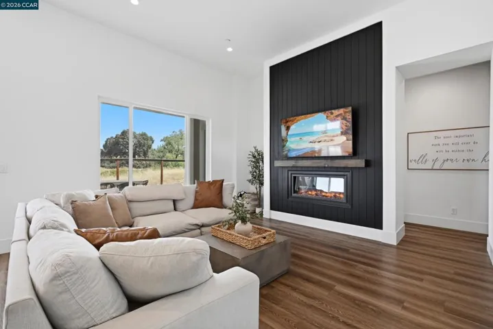 1023 Bridger Dr, Rescue, California 95672