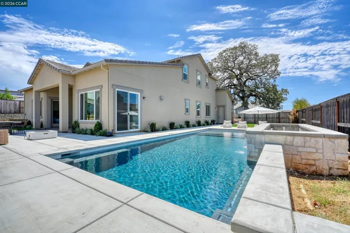 1023 Bridger Dr, Rescue, California 95672