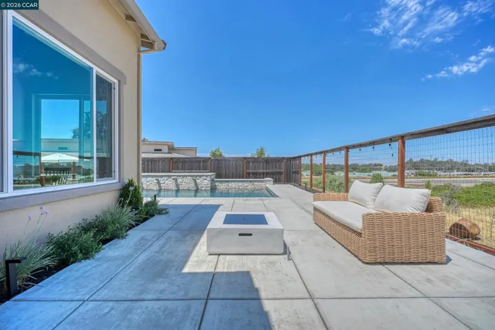 1023 Bridger Dr, Rescue, California 95672