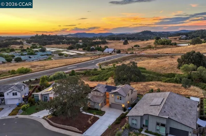 1023 Bridger Dr, Rescue, California 95672