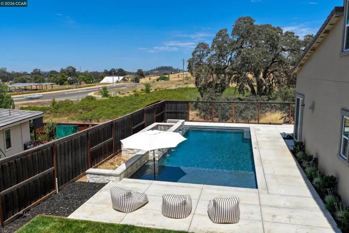 1023 Bridger Dr, Rescue, California 95672