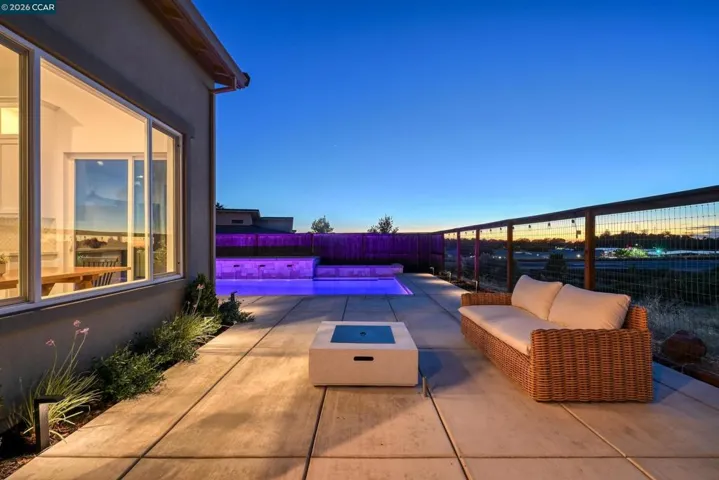 1023 Bridger Dr, Rescue, California 95672
