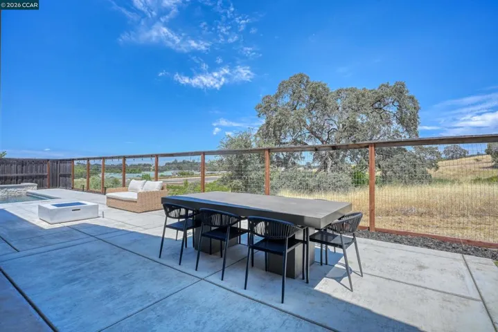 1023 Bridger Dr, Rescue, California 95672