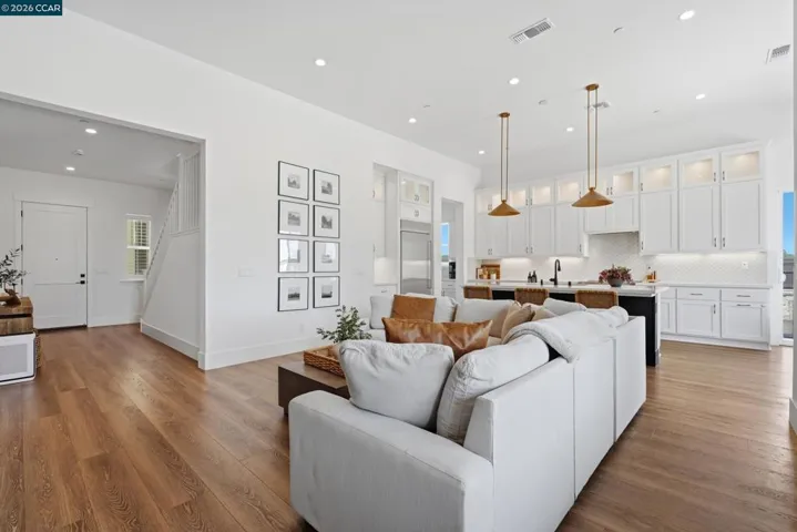 1023 Bridger Dr, Rescue, California 95672