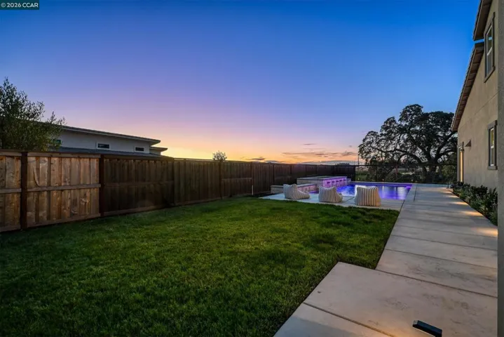 1023 Bridger Dr, Rescue, California 95672