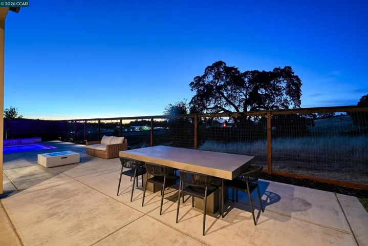 1023 Bridger Dr, Rescue, California 95672
