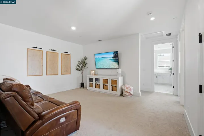 1023 Bridger Dr, Rescue, California 95672