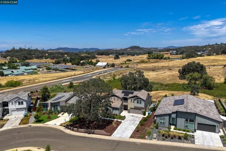 1023 Bridger Dr, Rescue, California 95672