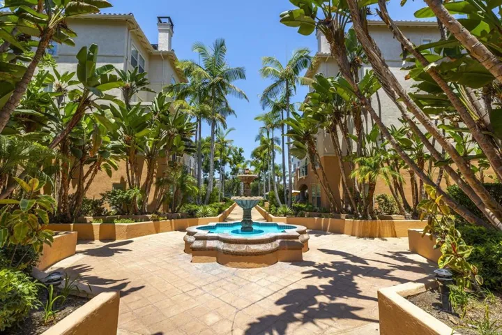 640 Camino De La Reina 1313, San Diego, California 92108