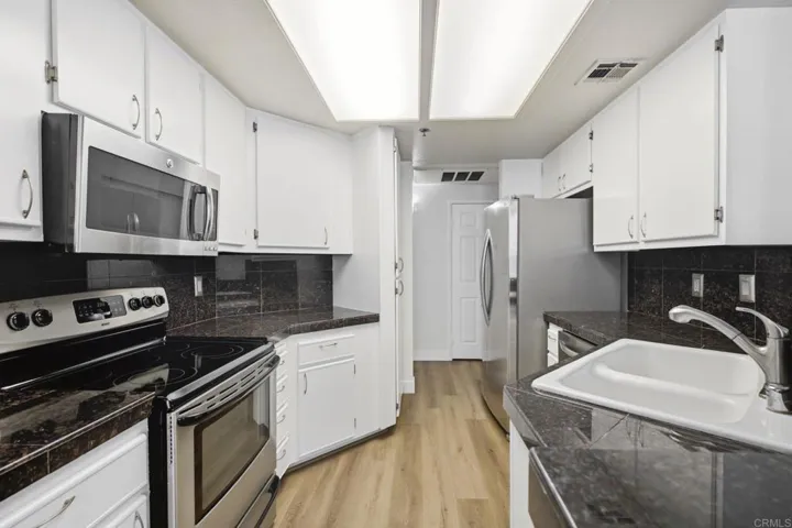 640 Camino De La Reina 1313, San Diego, California 92108