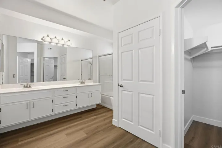 640 Camino De La Reina 1313, San Diego, California 92108