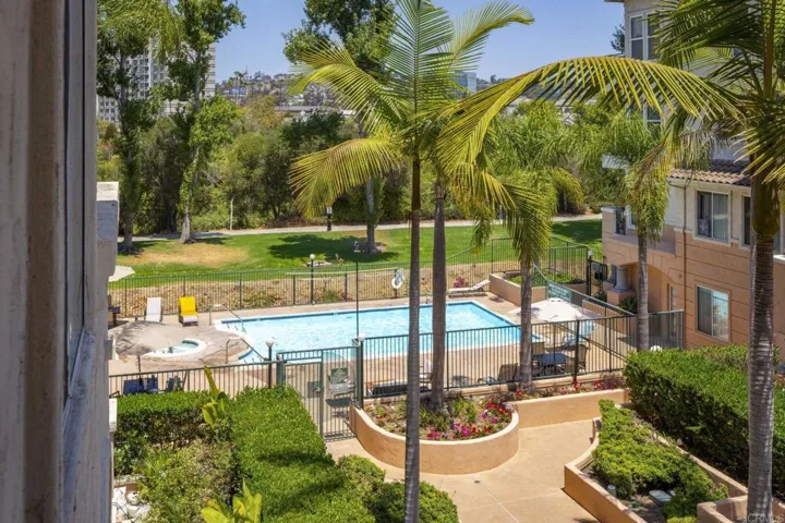 640 Camino De La Reina 1313, San Diego, California 92108