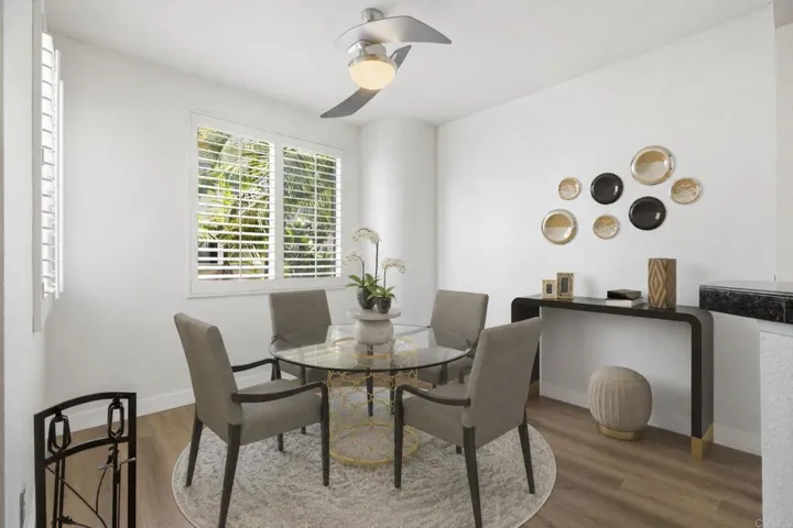 virtual staged dining room