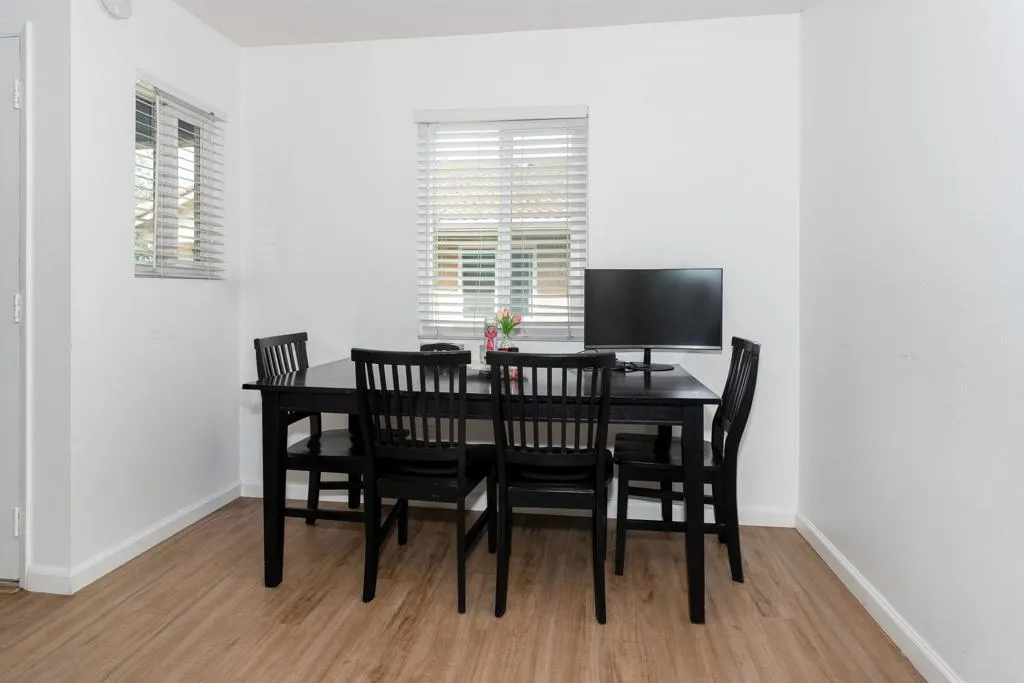 Larger area for dining.