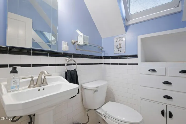37-Powder Room