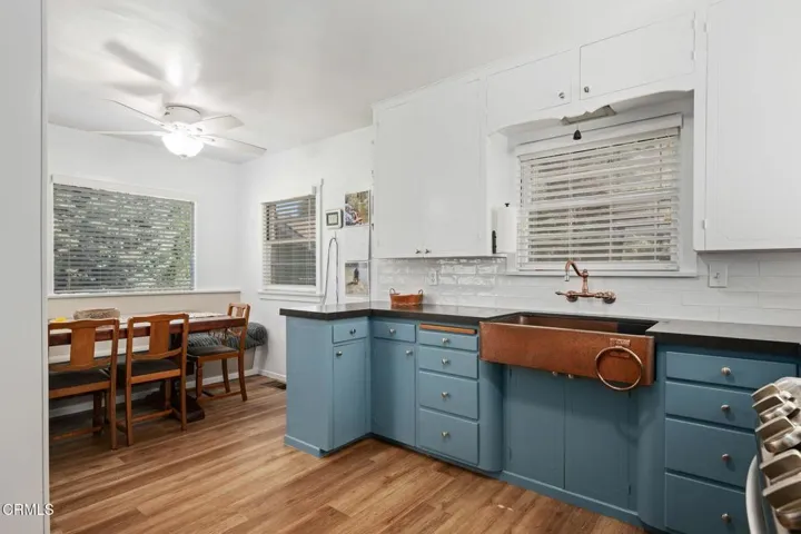 28-Kitchen