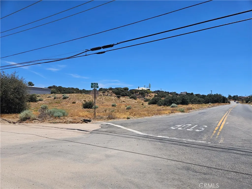 10735 Ranchero, Oak Hills, California 92344 — photo 4
