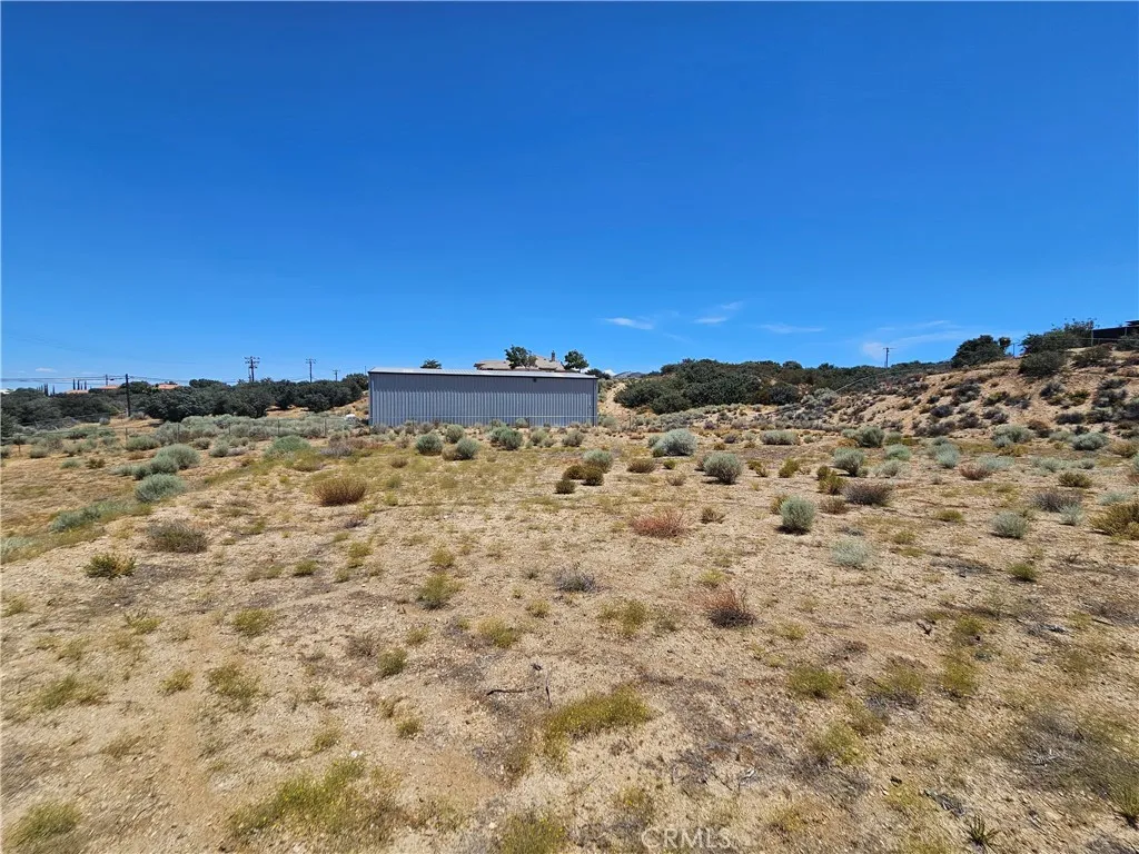 10735 Ranchero, Oak Hills, California 92344 — photo 5