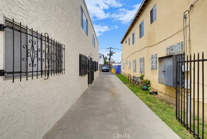 Driveway to Onsite Parking