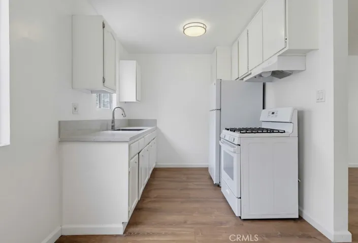 Unit 2 - Kitchen with Stove & Refrigerator